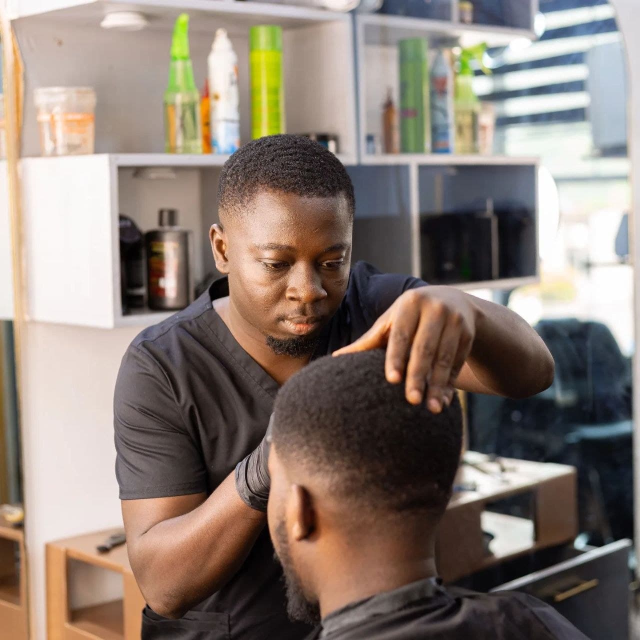 Aro Cutz shop interior